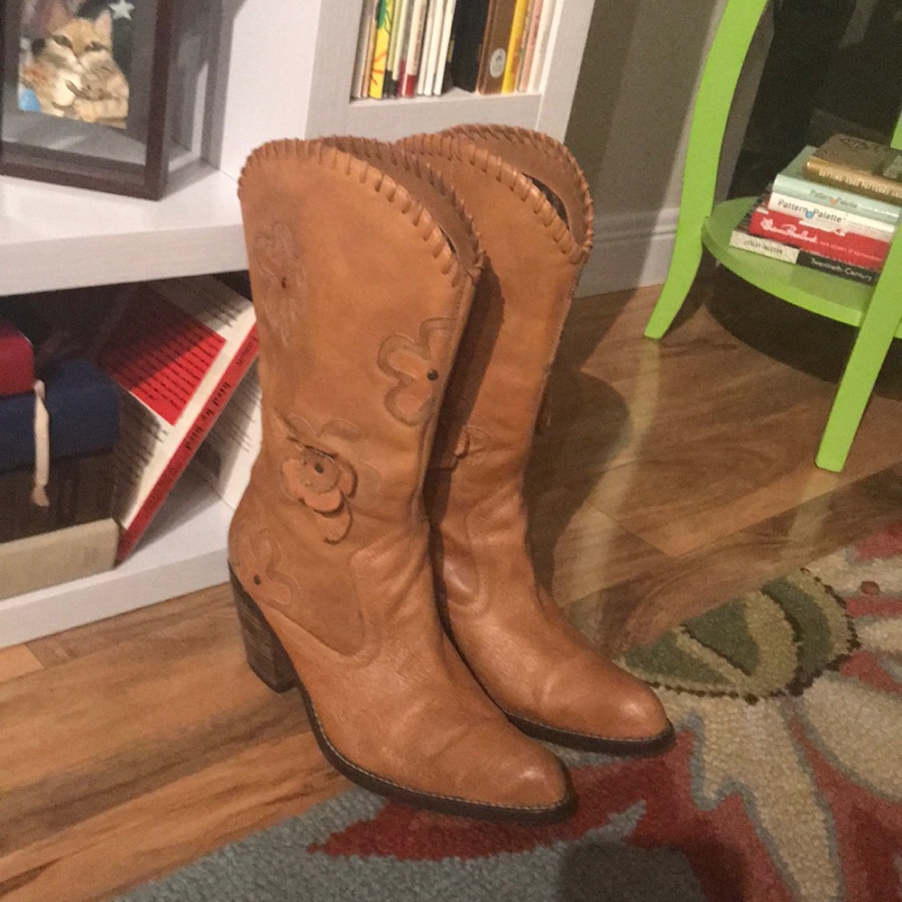 Really Different MIA Cowboy Boots size 9 M